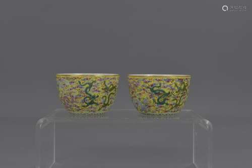 A PAIR OF CHINESE PORCELAIN WINE CUPS