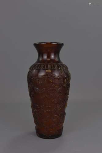 A CHINESE AMBER COLOUR PEKING GLASS VASE