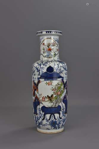 A CHINESE FAMILLE ROSE PORCELAIN VASE