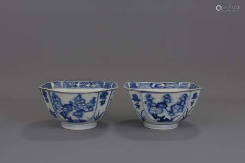 PAIR OF CHINESE KANGXI PERIOD PORCELAIN BOWLS