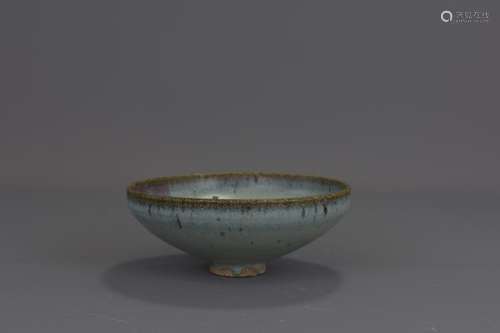 A CHINESE YUAN DYNASTY JUN WARE POTTERY BOWL