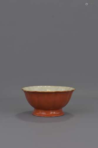 A CHINESE CORAL GORUND PORCELAIN BOWL
