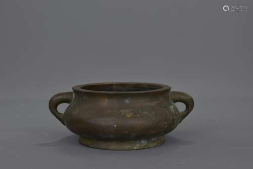 A CHINESE BRONZE CENSER