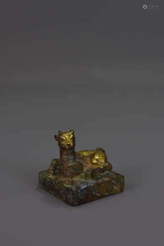 A CHINESE GILT BRONZE SEAL