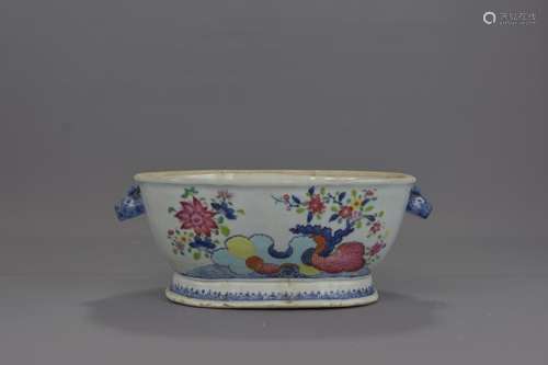 A CHINESE PORCELAIN SOUP-BOWL