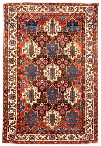 Tapis Kazak à décor central de quinze médaillons en croix