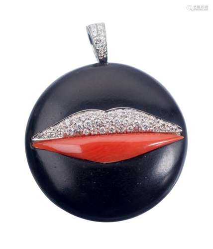 Enigma, Lips, pendentif rond en or .750, jais, brillants et corail.