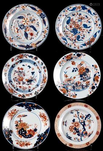 Ensemble de six assiettes en porcelaine de Chine à décor Imari, Chine, XVIIIe