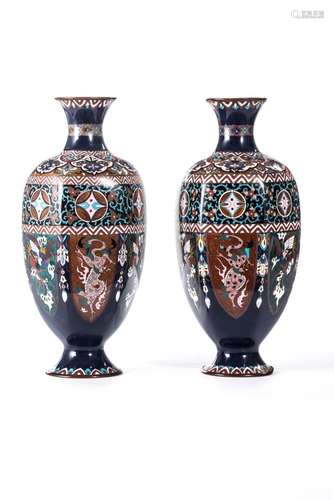 Paire de vases en cloisonné du Japon, époque Meiji