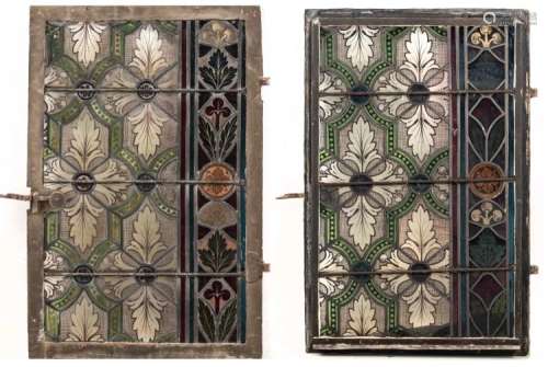 Deux fenêtres à un vantail en vitrail, XVIIe-XVIIIe.