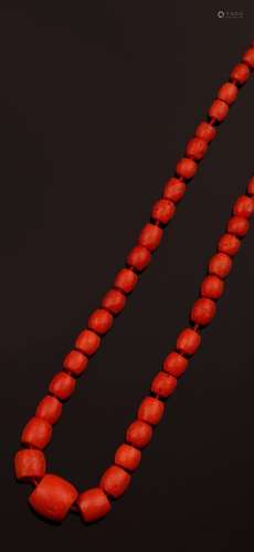 Graduated coral beads necklace