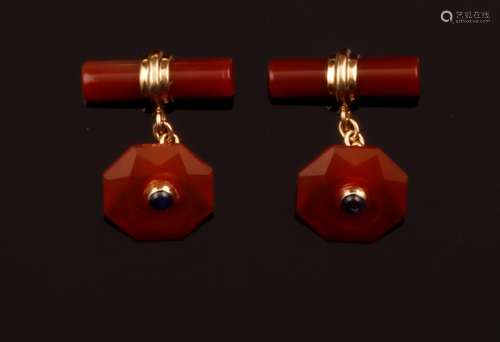 Pair of cornelians and sapphire cufflinks