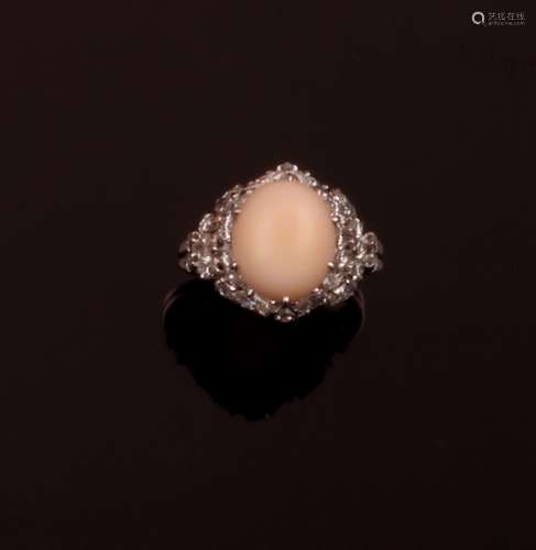 Coral, diamond and gold ring