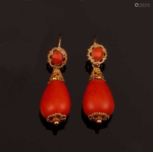 Pair of coral pendent earrings