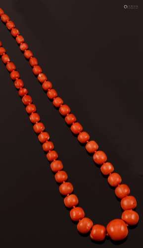 Graduated coral beads necklace