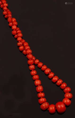 Graduated coral beads necklace with gold clasp