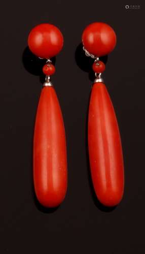 Pair of coral pendent earrings