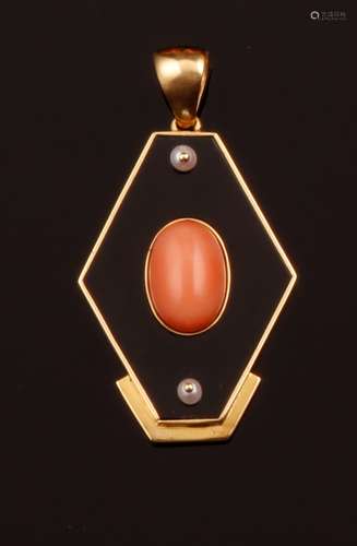 Coral, onix, pearl and gold pendant