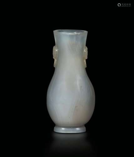 A small opalescent agate vase, China, Qing Dynasty, Qianlong period (1736-1796)