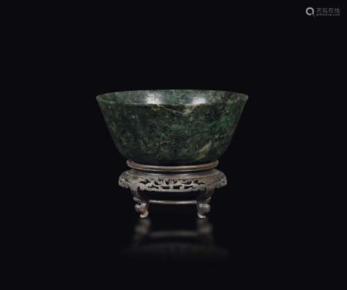 A spinach jade bowl, China, Qing Dynasty, late 19th century