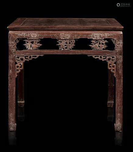 A Huali wood table with inlays and naturalistic decors, China, Qing Dynasty, 19th century