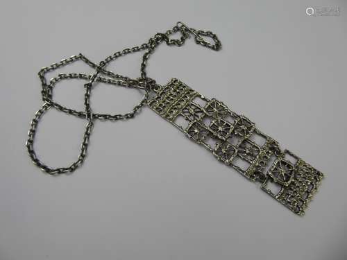 Pentti Sarpaneva Finland (1925-1978) Silver Necklace and Pendant, approx 40 cms.