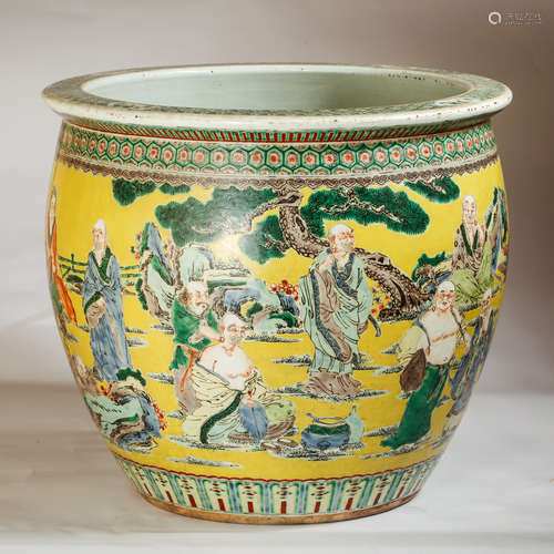 CHINESE YELLOW GROUND FAMILLE ROSE PORCELAIN JAR