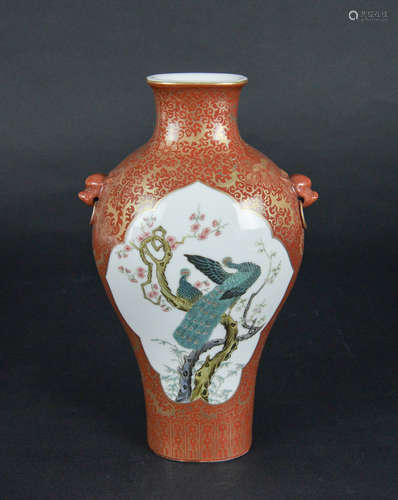 CHINESE FAMILLE ROSE PORCELAIN VASE