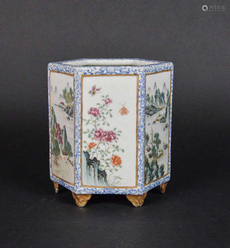 CHINESE FAMILLE ROSE PORCELAIN BRUSH POT