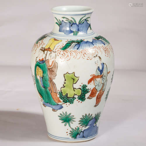 CHINESE WUCAI PORCELAIN VASE