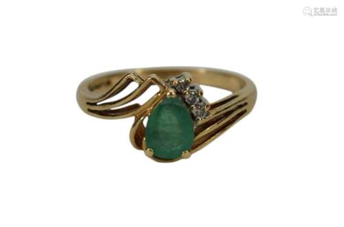 14KT GOLD EMERALD DIAMOND RING