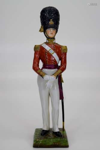 SITZENDORF FIGURE PORCELAIN OFFICER LEADS FUSIL