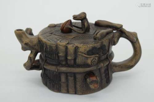 CHINESE YIXING CLAY ZISHA PURPLE SAND TEAPOT 18