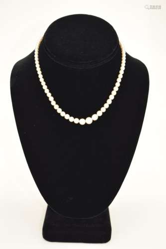 14K GOLD CLASP GRADUATED PEARL NECKLACE