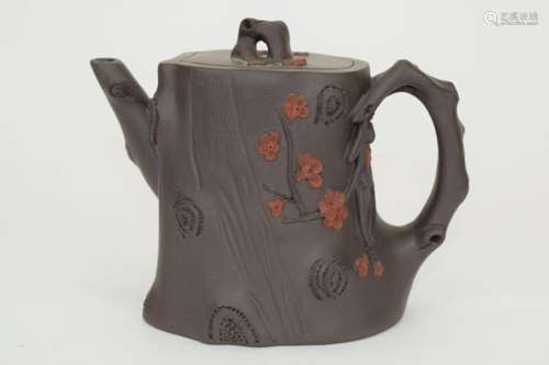 CHINESE YIXING CLAY ZISHA PURPLE SAND TEAPOT 14