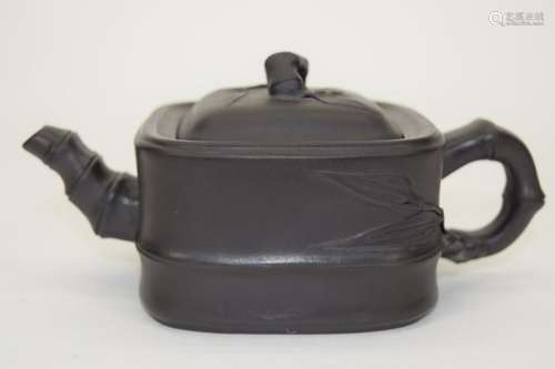 CHINESE YIXING CLAY ZISHA PURPLE SAND TEAPOT 10