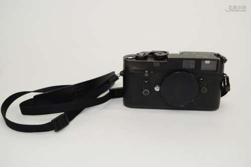 VINTAGE LEICA M4 BLACK CAMERA