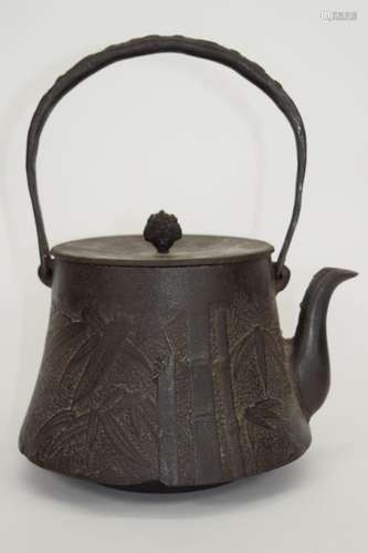 18TH C. JAPANESE IRON CEREMONIAL TEAPOT