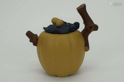 CHINESE YIXING CLAY ZISHA PURPLE SAND TEAPOT 8