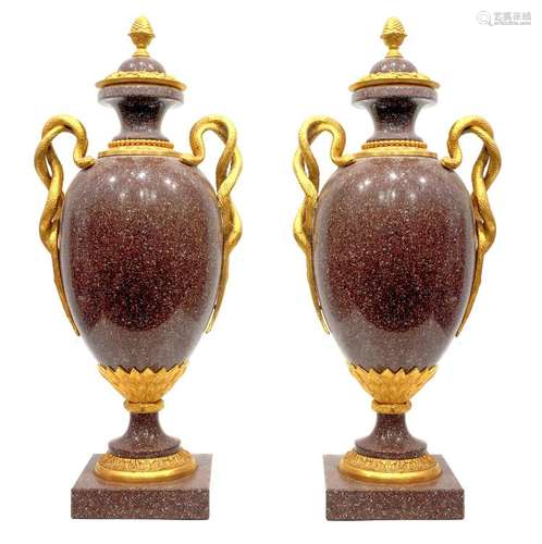 PAIRE DE VASES LOUIS XVI EN PORPHYRE