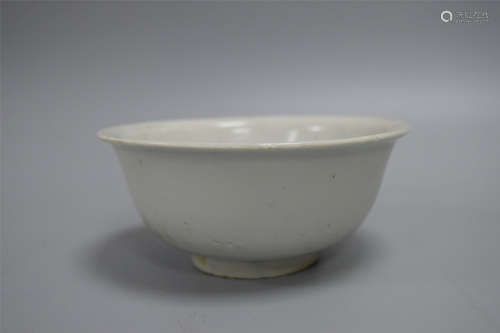 CHINESE PORCELAIN WHITE GLAZE BOWL MING DYNASTY