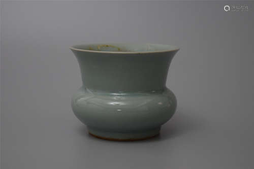 CHINESE PORCELAIN CELADON GLAZE WIDE MOUTH VASE