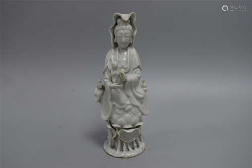 CHINESE PORCELAIN WHITE GLAZE GUANYIN QING DYNASTY