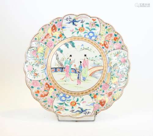 Assiette Famille Rose Chine XIX° siècle Diam 37cm...