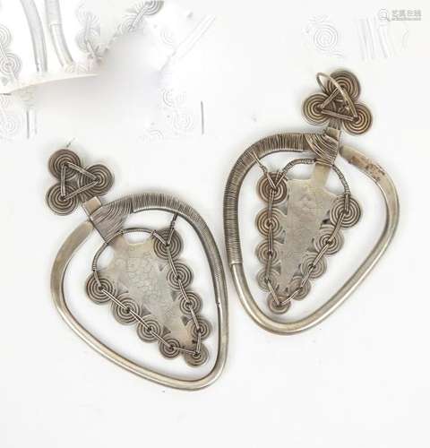 Boucles d'oreilles Miao, ethnie minoritaire de Chi...