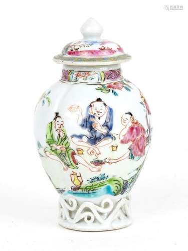 Petit vase couvert Porcelaine et émaux de la famil...