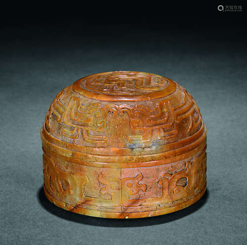 清 寿山石螭龙纹印盒