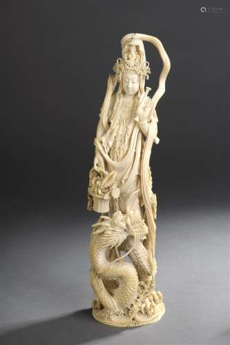 Grand groupe en ivoire sculpté Japon, circa 1920 1...