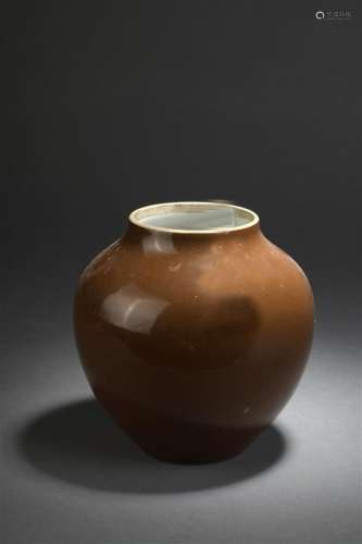 Vase en porcelaine monochrome brune Chine, XIXe si...
