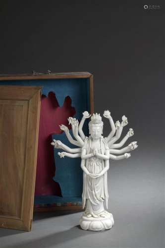 Statuette d'Avalokitesvara en porcelaine blanc de ...